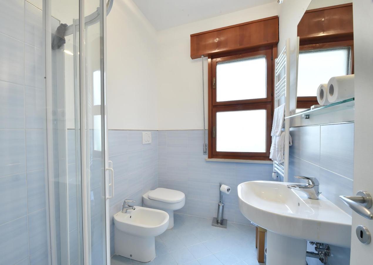 Villa Rosa Lignano Sabbiadoro Buitenkant foto