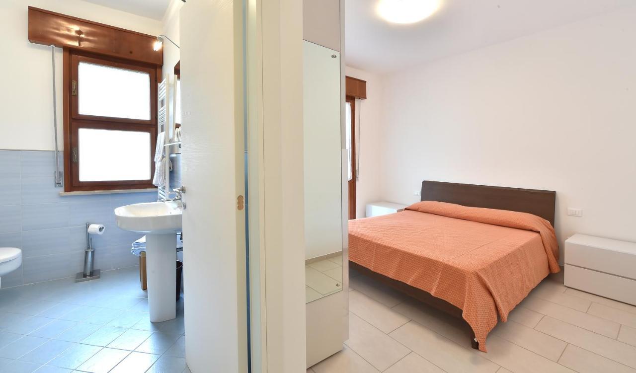 Villa Rosa Lignano Sabbiadoro Buitenkant foto